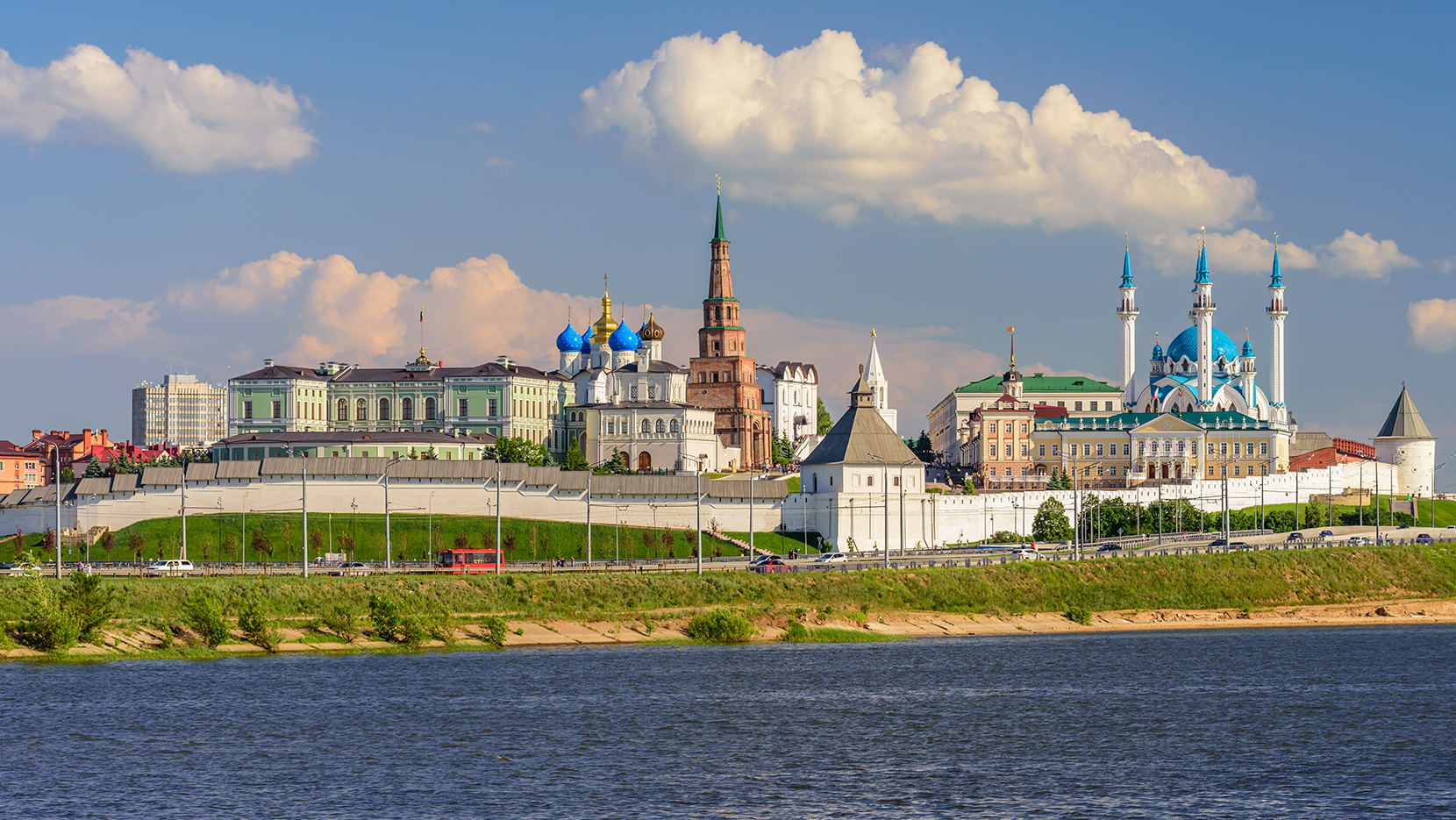 Река у Казанский Кремль